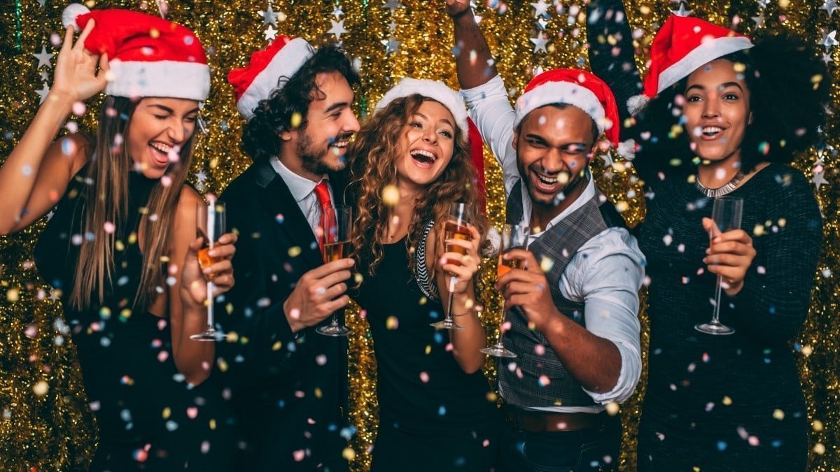 Happier Holidays with Club Soda online social