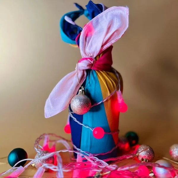 Furoshiki Gift Knot Bottle Wrapping - Small Bottles 80x80cm - Image 3