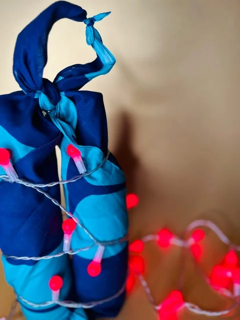 Furoshiki Gift Knot Bottle Wrapping - Blue Glasses 80x80cm - Image 4