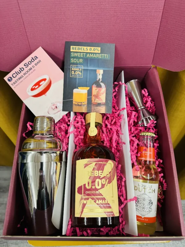 Amaretti Sour cocktail kit gift box