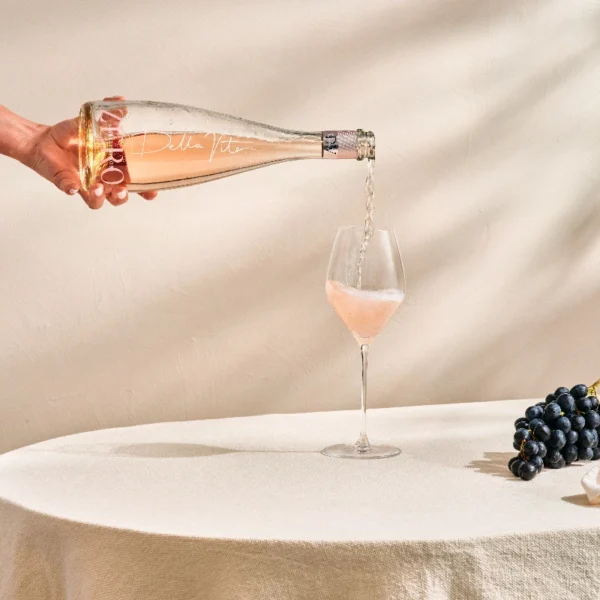 Della Vite sparkling rose serving